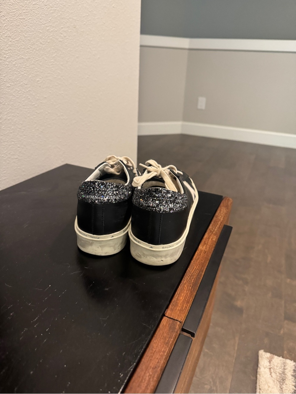 Golden Goose Black Leather Low-Top Sneakers with White Star and Cream Soles - Picture 2 of 2